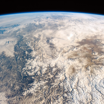 Space Race – 4K